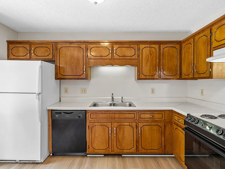 253 Moncrest Dr — Photo 9
