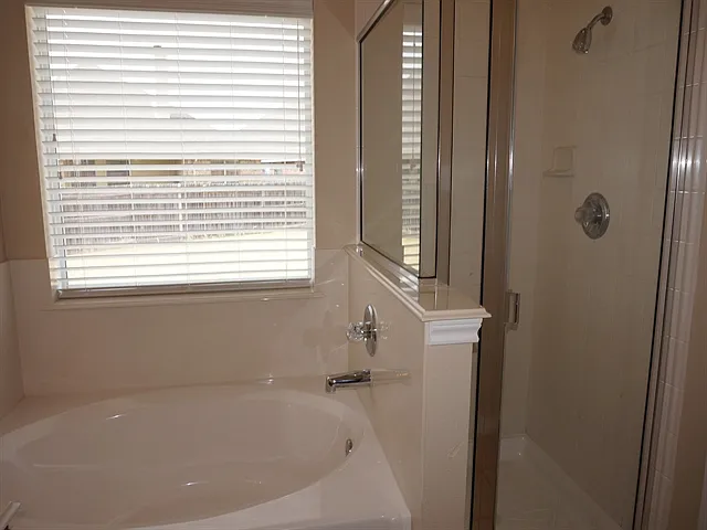 520 Castlebrook Ct — Photo 8