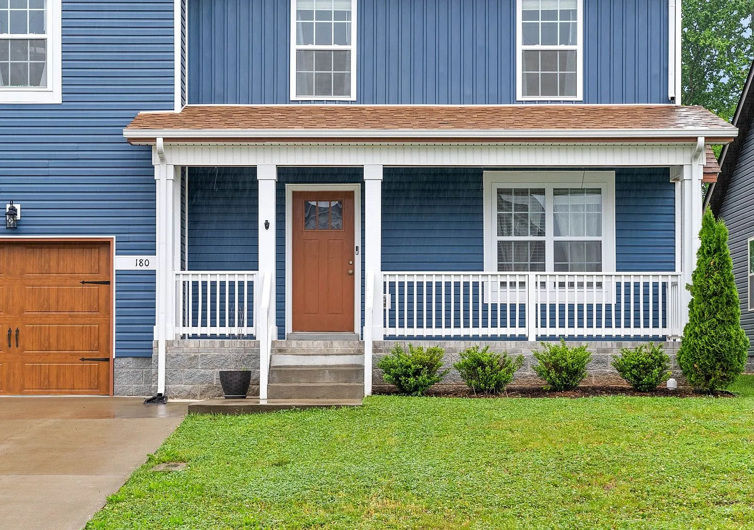 Beautiful Pet Friendly 4 Bedroom Home For Rent! — Photo 4
