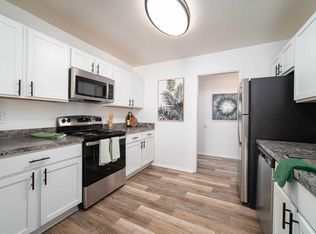 The Crossroads At Southfield Apartments, Southfield, MI 48076
