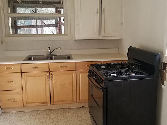 5th image of 4740 New York Ave