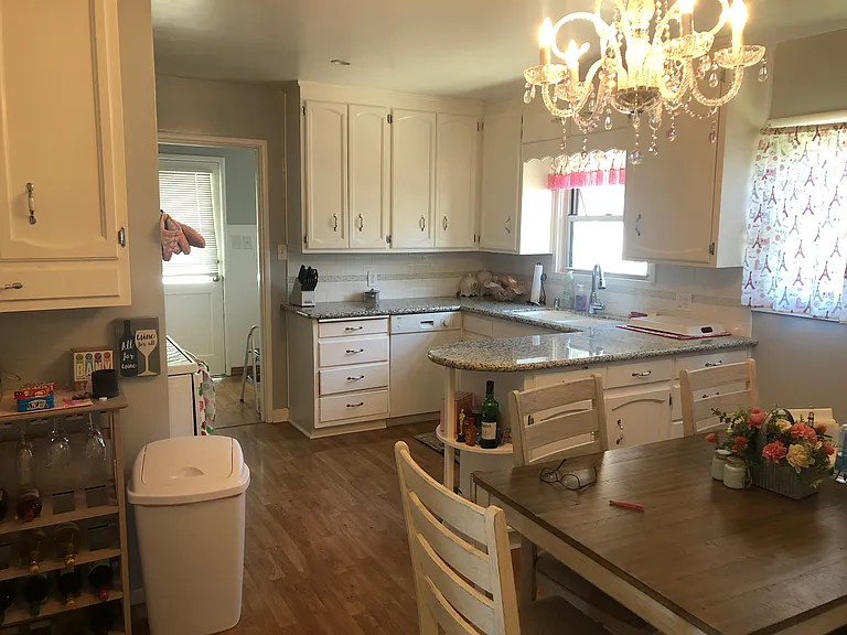 536 Eureka Ave — Photo 12