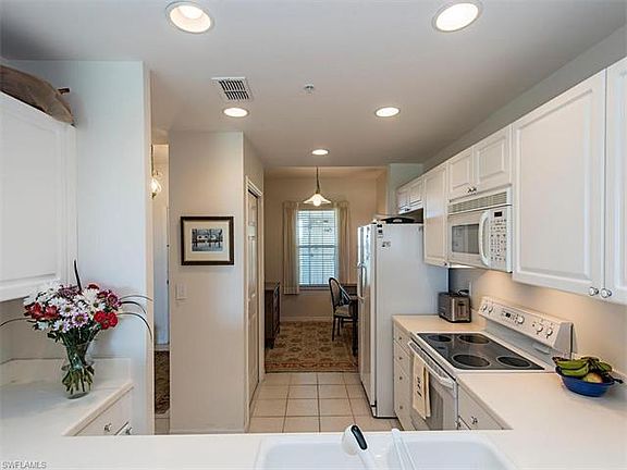 4th image of 4120 Bayhead Dr #302
