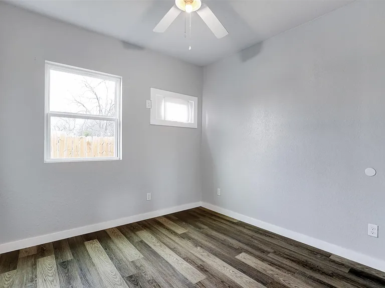 438 S San Joaquin Ave #1 — Photo 8