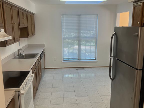 4th image of 14961 Habersham Cir