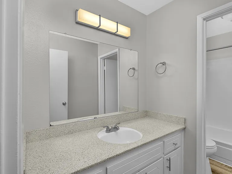 Crestview North Apartments — Photo 48