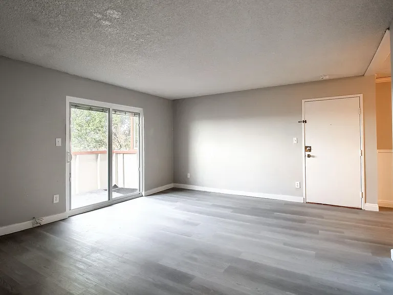 10211 Ura Ln #6-302 — Photo 5