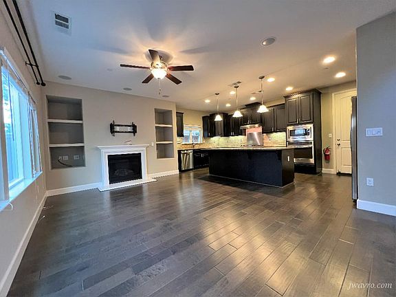 2nd image of 814 Skycrest Dr