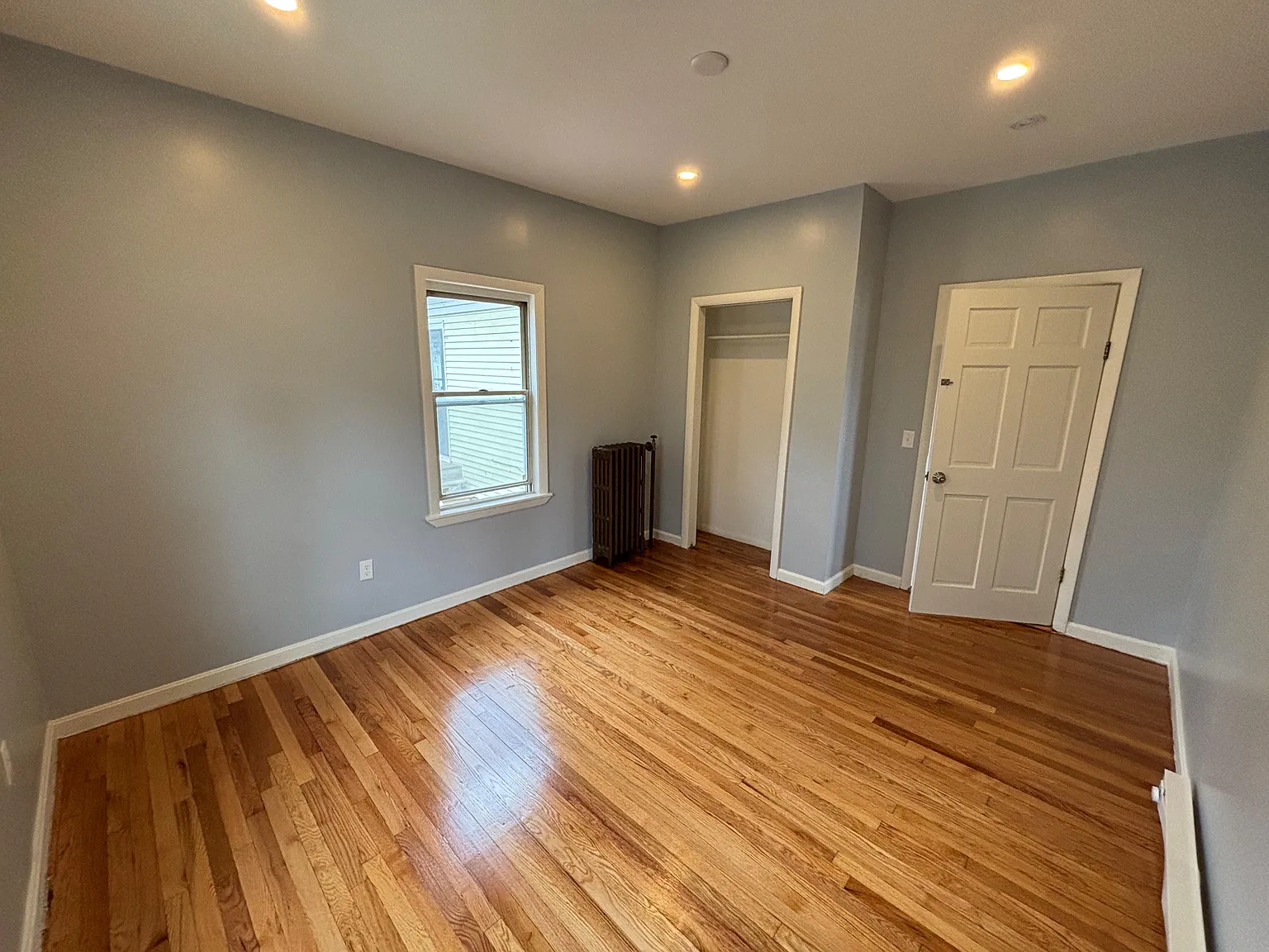 3 bed, 1.5 bath, 1200 sqft, $2,800 — Photo 3