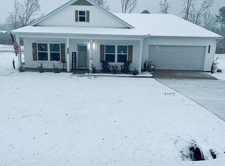 221 Grady Dr, Slocomb, AL 36375