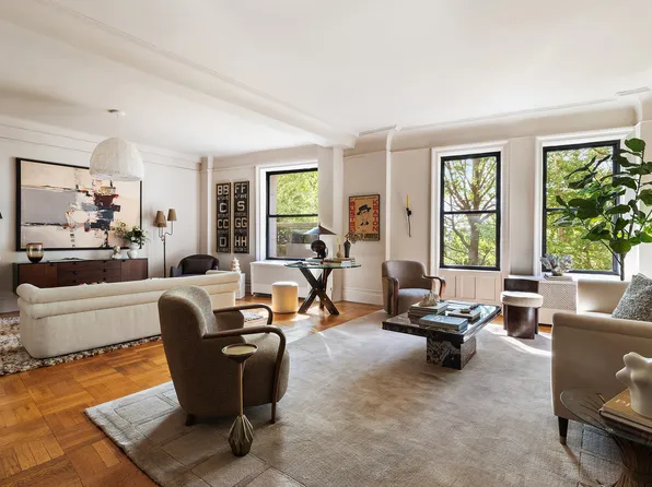 270 Riverside Drive 2C image 2 of 20