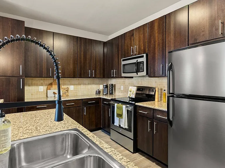 Mosaic Westshore Apartments — Photo 15