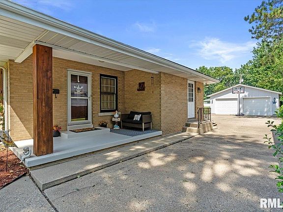 3rd image of 97 Circle Dr