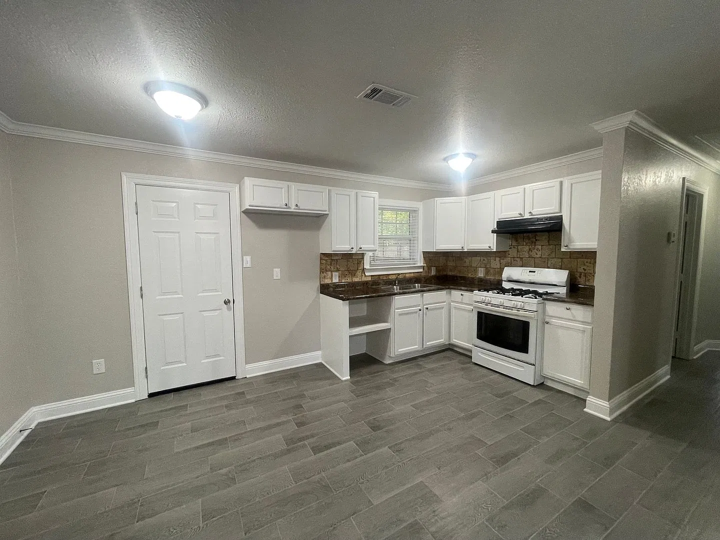Won't last long! Make the call today! — Photo 3