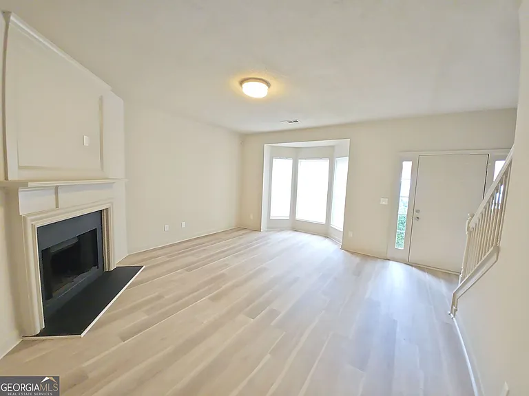 2671 Parkway Trl — Photo 2
