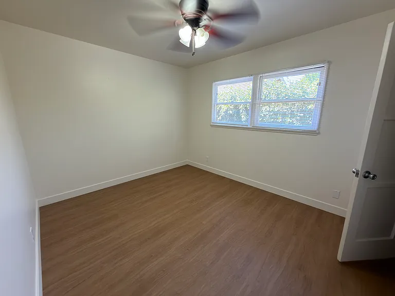 322 S Clark St #322 — Photo 8
