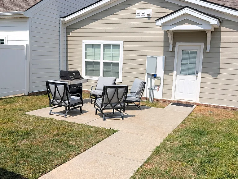 531 Farmstead Ln — Photo 24