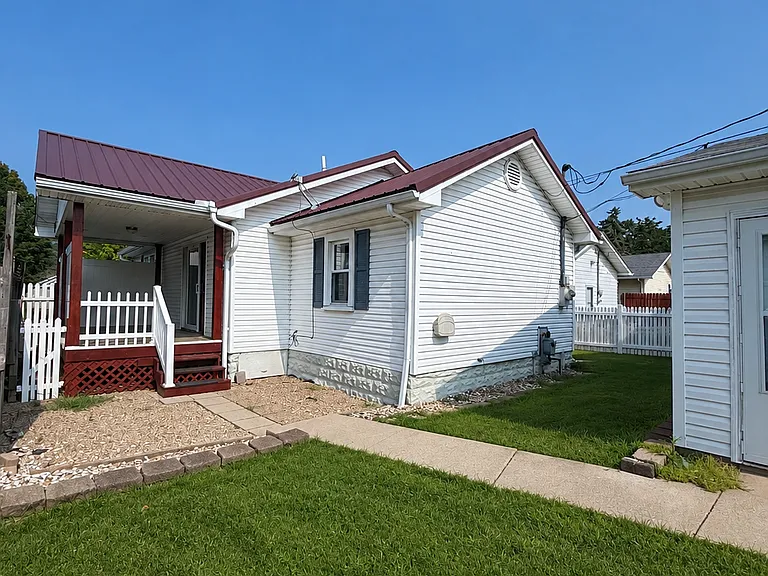2114 N Buckeye St — Photo 12