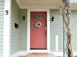 5 Knollwood Ave, East Greenwich, RI 02818