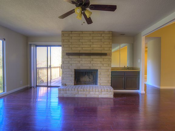 3rd image of 500 Crestridge Ln