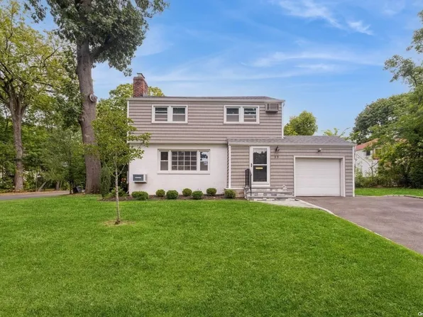 33 Georgian Lane, Great Neck, NY 11024