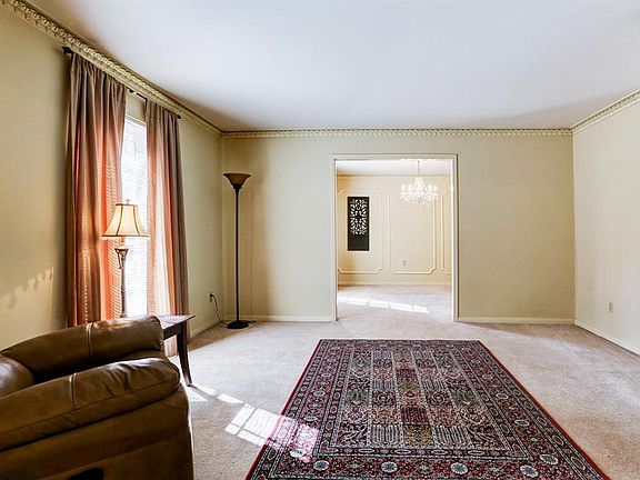 5th image of 1822 Roanwood Dr