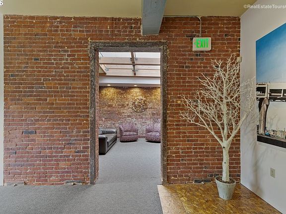 5th image of 1325 NW Flanders St #2