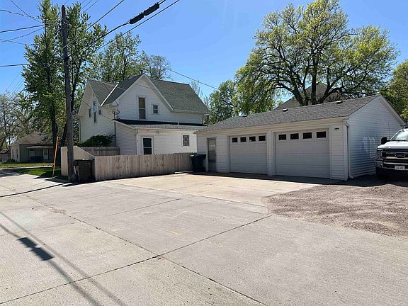 3rd image of 517 W 21st St