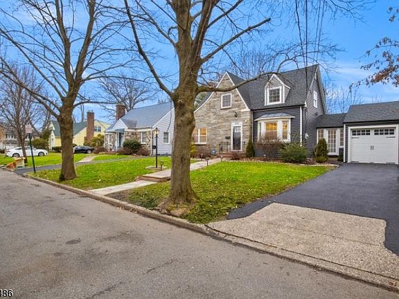 3rd image of 224 Swarthmore Rd