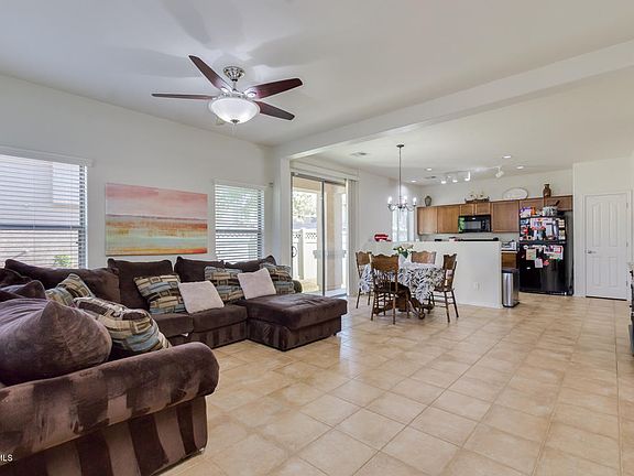 4th image of 1005 S Deerfield Ln