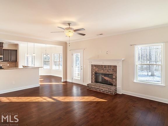 5th image of 146 Coldwater Creek Dr