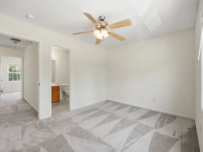 100 Cornerstone Pl — Photo 12