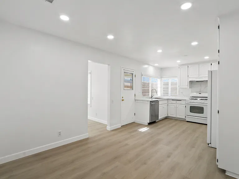 2806 Montellano Ave — Photo 6