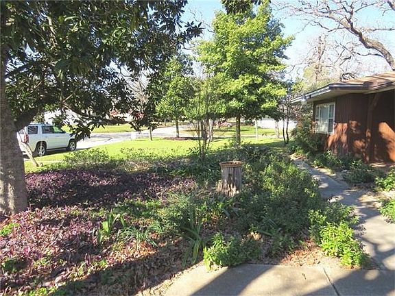 4th image of 310 San Jacinto Dr