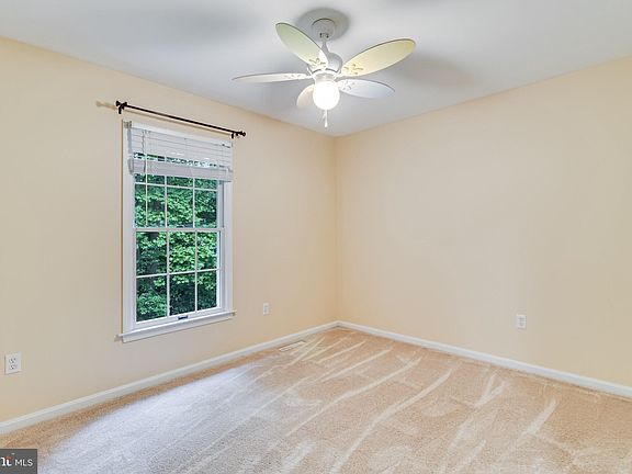 5th image of 42305 Virginia Ct