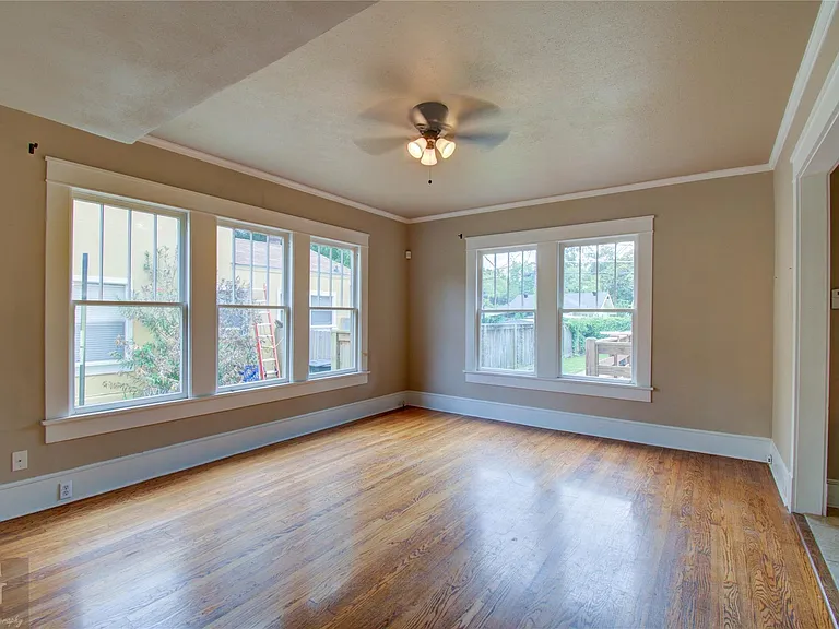 443 Gladstone Blvd — Photo 7