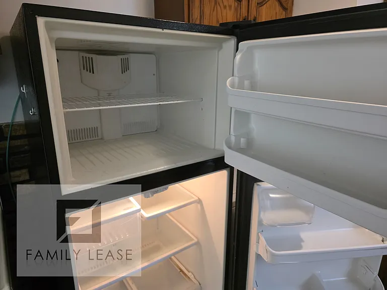 732 Saint Nicholas Dr — Photo 9