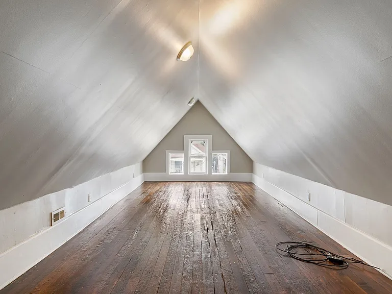638 E Ormsby Ave — Photo 16