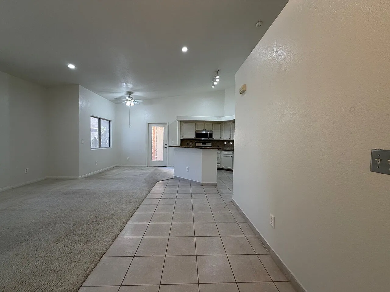 2 bed, 2.0 bath, 1129 sqft, $1,450 — Photo 3