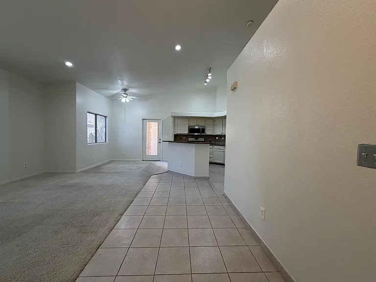 900 Heavenly Hills Ct #204 — Photo 3