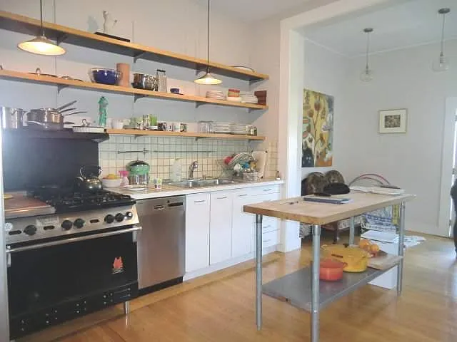 Top floor remodeled Edwardian flat. Approx. 1680sf! — Photo 3