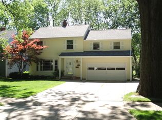 1340 Ford Rd, Lyndhurst, OH 44124