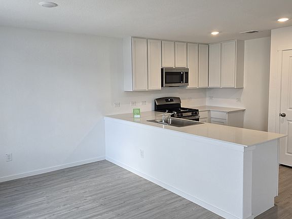 5th image of 12822 Saint Hedwig Rd