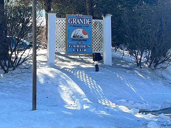 3rd image of 328 Nicholas Dr