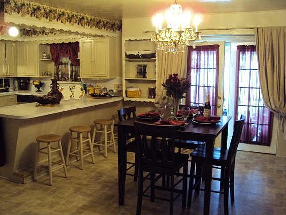 2nd image of 9221 Pondview Dr