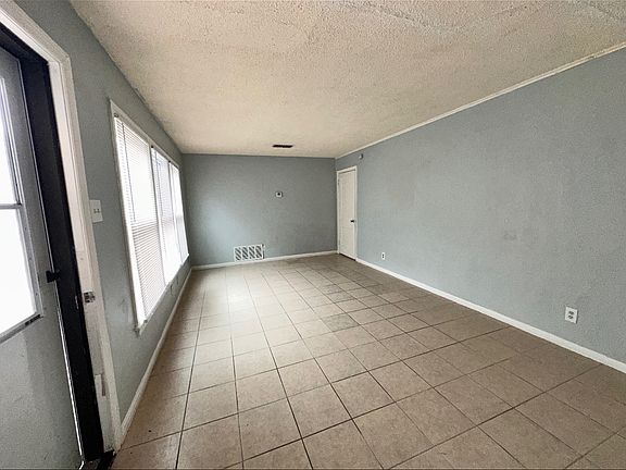3rd image of 1606-1608 Alamo Ave