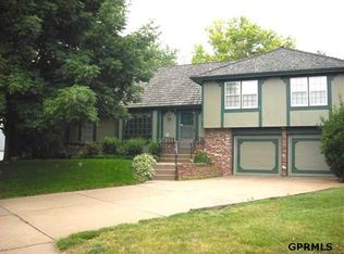 9732 Jaynes St, Omaha, NE 68134