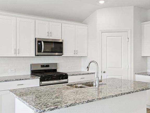 3rd image of 2120 Longchamp Ln