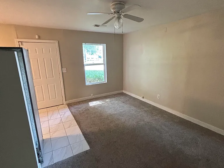 600 NW Westvale Cir #A — Photo 4