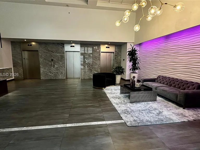 10 Aragon Ave #1013 — Photo 2